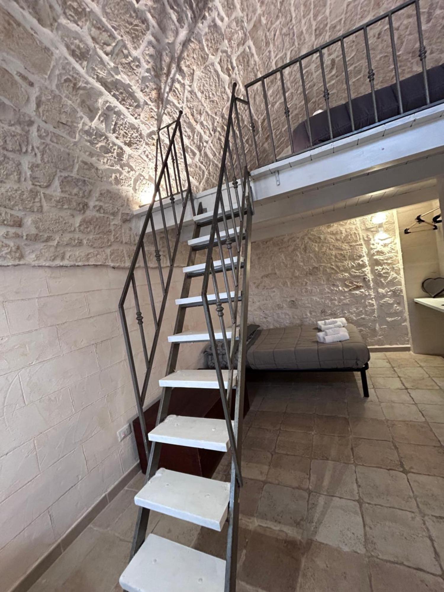 La 13 Guest House Остуни Экстерьер фото
